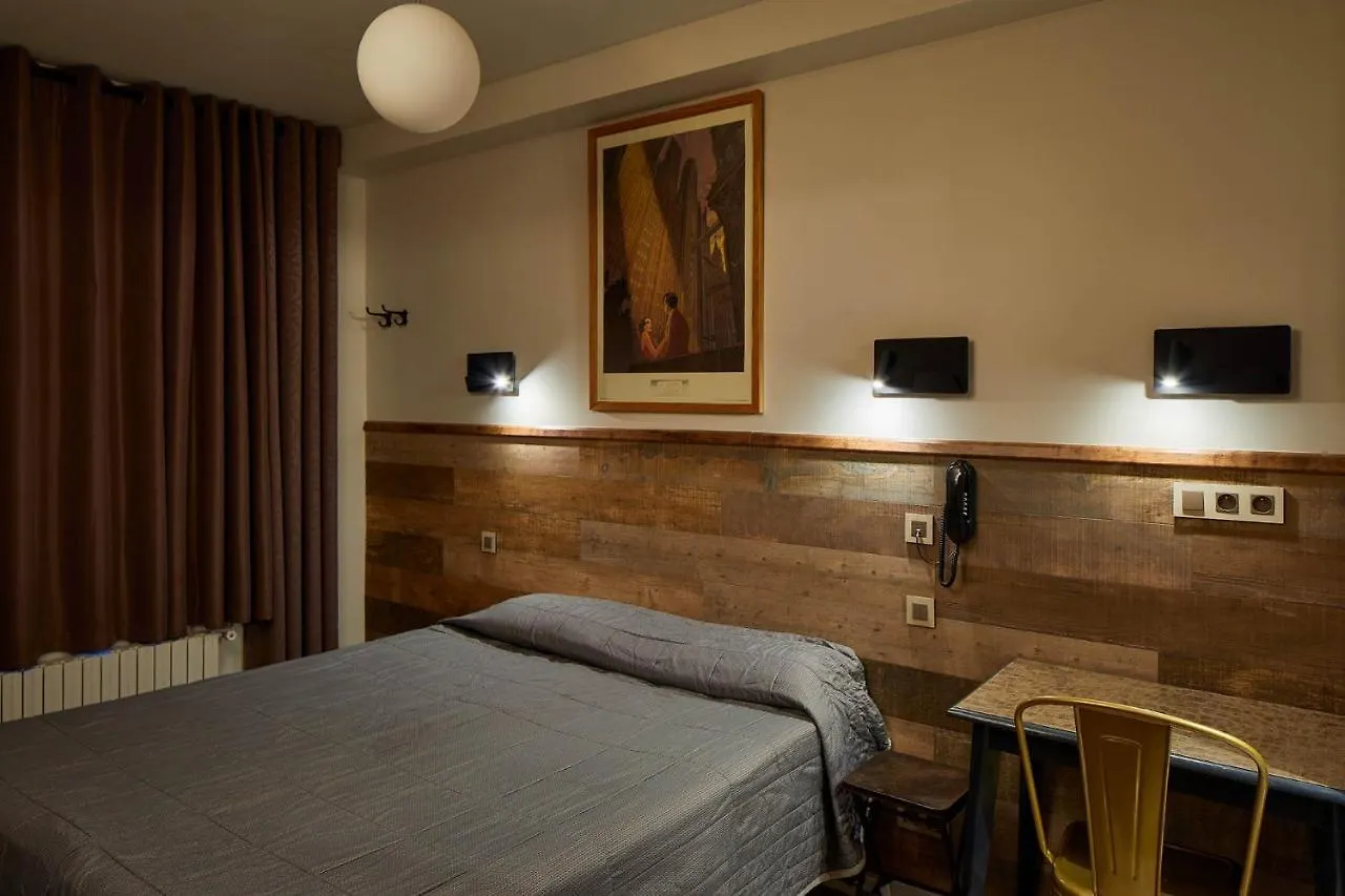 De Roubaix Otel Paris
