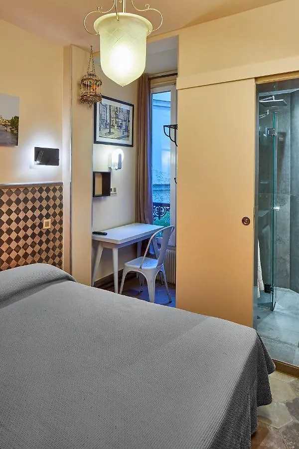De Roubaix Otel Paris