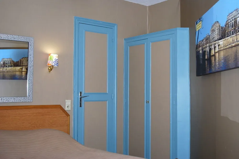 Otel De Roubaix 2*