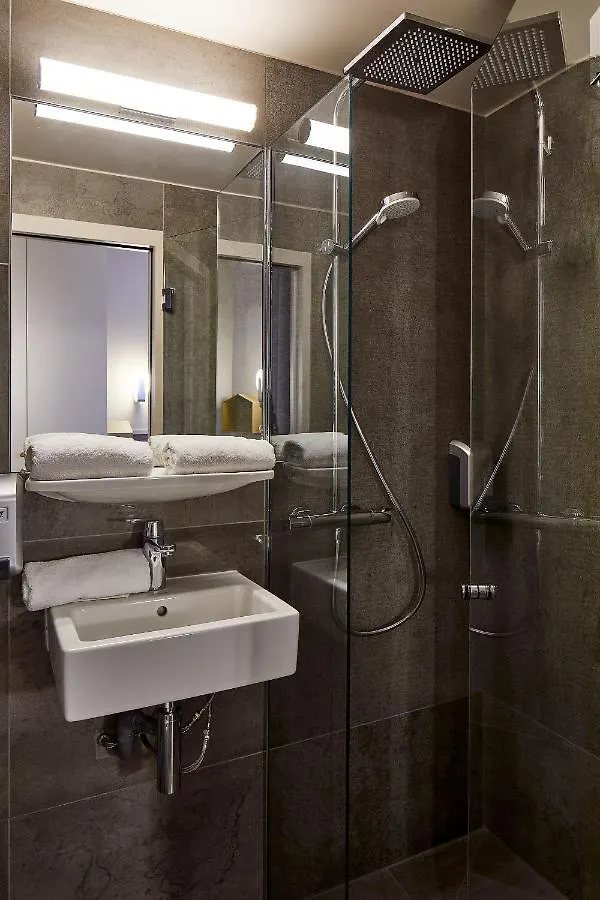 Hotel De Roubaix 2*